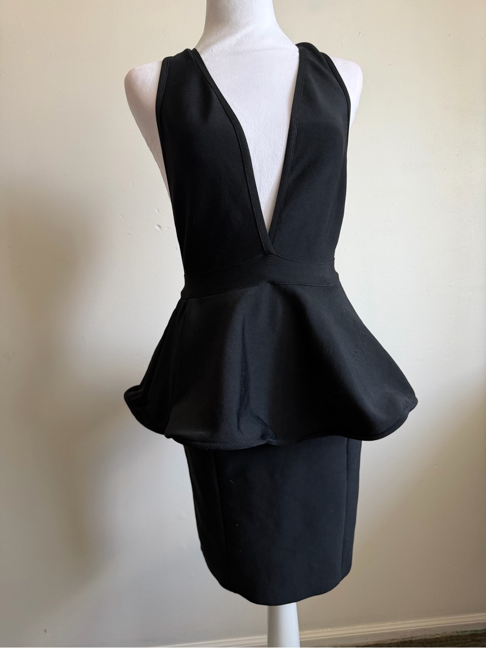 Women's Black Strapless Peplum V-Neck Dress